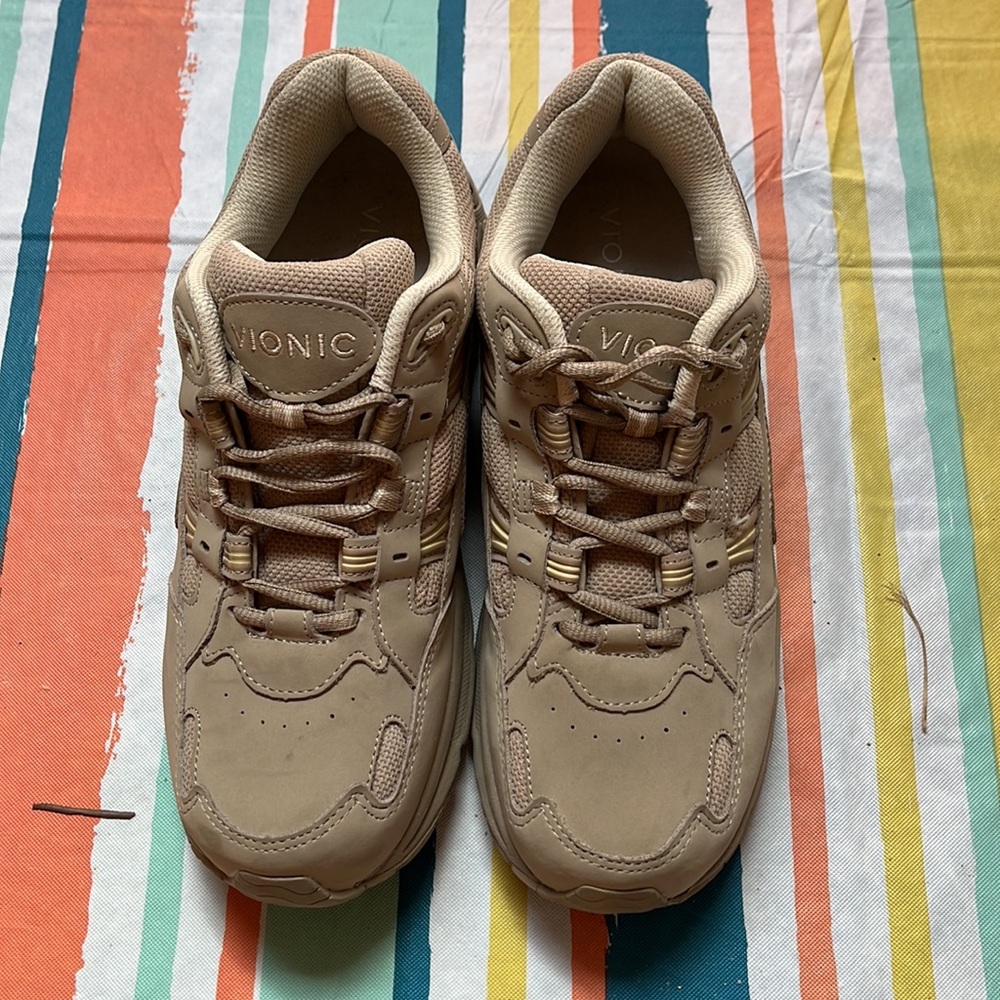 Last chance sale!
Vionic Cream Athletic Shoes with Supportive Sole - Picture 2 of 8